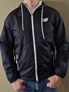 NWT New Balance Mens Essentials Medium Windbreaker Jacket - Black/White Full-Zip